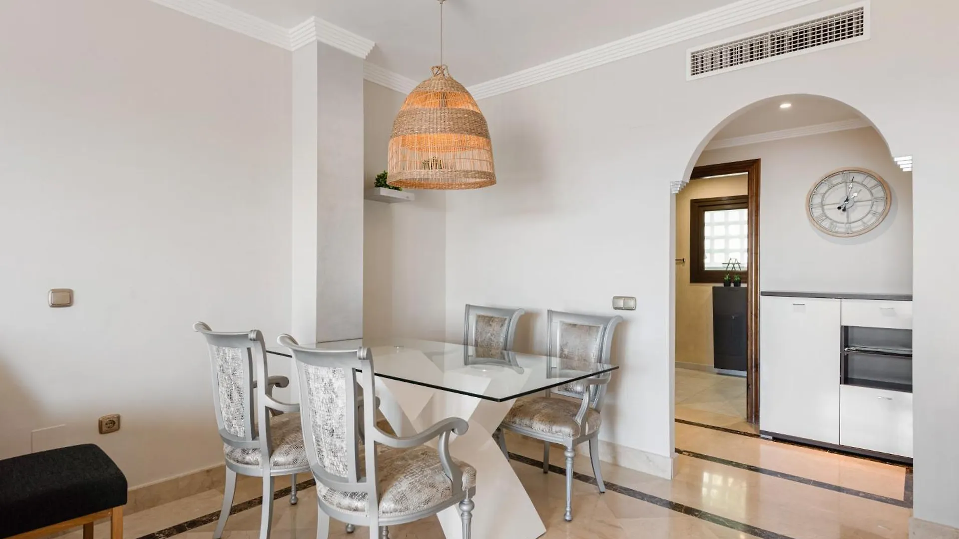 Incredible Apartment With Sea Views And Balcony Mijas