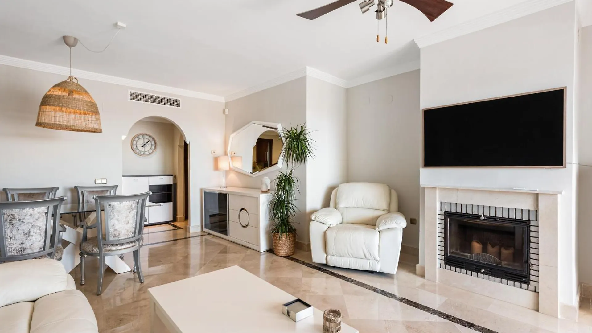 Incredible Apartment With Sea Views And Balcony Mijas 0*,